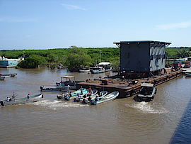 Cajas HEX para la planta de nitrógeno Cantarell en el Golfo de México. Partes de gran dimensión, voluminosas y pesadas. Cada parte puede llegar a tener un peso de 260 toneladas, con una dimensión de 20x12x13m.